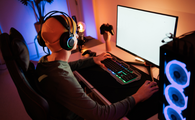 Discover the top 10 international streamers to follow in 2025! From gaming to esports and entertainment, these influencers dominate Twitch and attract millions of viewers worldwide.